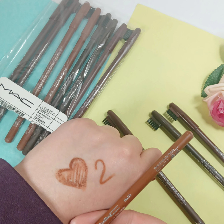 مداد ابرو بلند مک برس دار